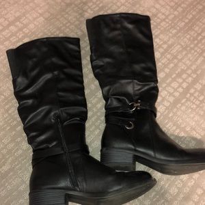 Women’s black boots